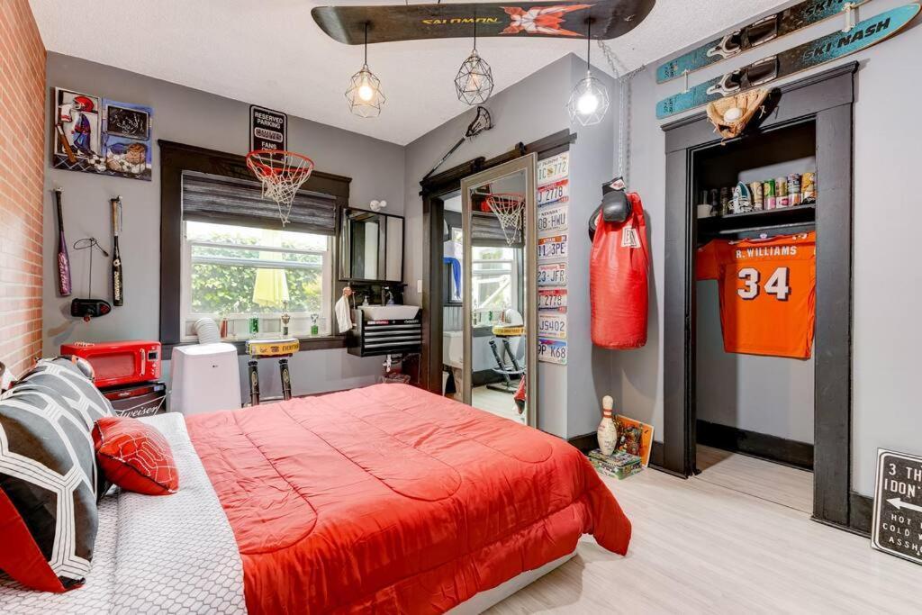 Basketball-Themed Studio Prime Downtown Man Cave! Located Near San Diego Downtown! Close To Everything! Apartment Exterior photo